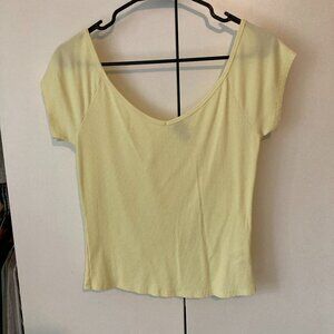 Scooped neck jersey by Wild Fable pale yellow size M BRAND NEW NEVER WORN
